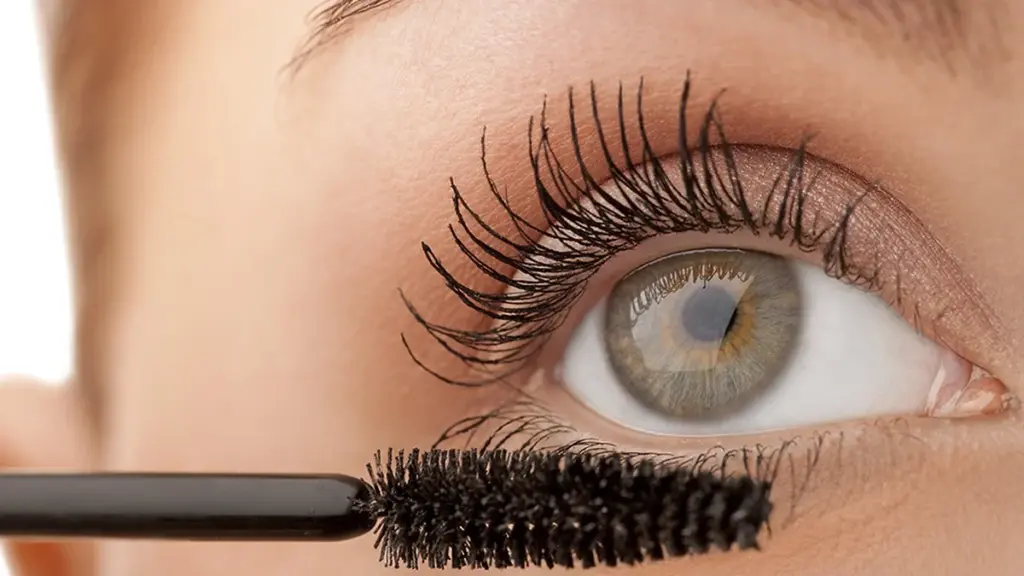 Le produit qui transforme un mascara ordinaire en effet faux-cils